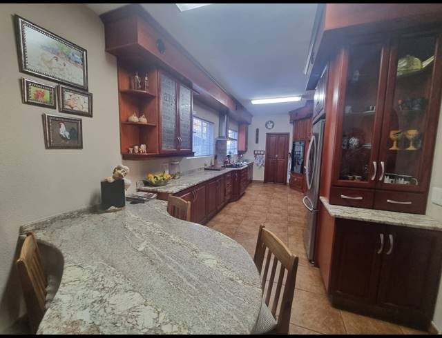 6 BEDROOM HOUSE FOR SALE IN VANDERBIJLPARK SW 5